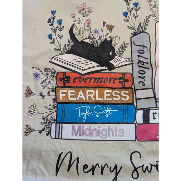 Swiftie Christmas T Shirt Womens 2XL Eras Merry Swiftmas Books Library Cat - Picture 2 of 6